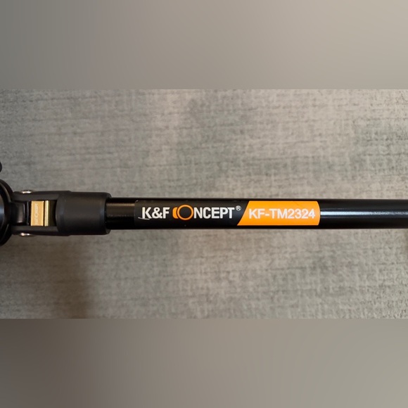 Black Tripod for Cameras - Picture 3 of 4